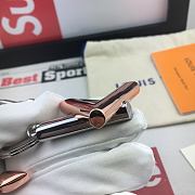Kitlife Louis Vuitton Key Holder and Bag Charm Twist Monogram Flower and LV Signature Pink – M68197 - 6