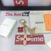 Kitlife Louis Vuitton Key Holder and Bag Charm Fleur De MNG Do Powder – M67119 - 1