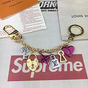 Kitlife Louis Vuitton Key Holder and Bag Charm Love Lock Heart And Key Chains – M67437 - 1