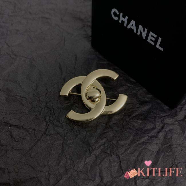 Kitlife Chanel Middle Age Double C Brooch Gold 02 - 1