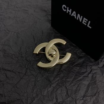 Kitlife Chanel Middle Age Double C Brooch Gold 02