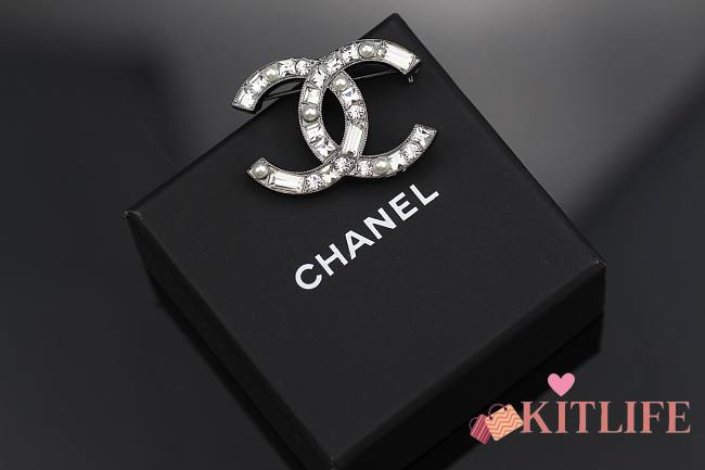 Kitlife Chanel Pearl Spacer Diamond Brooch  - 1