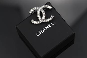 Kitlife Chanel Pearl Spacer Diamond Brooch 