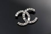 Kitlife Chanel Pearl Spacer Diamond Brooch  - 2