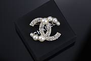 Kitlife Chanel Scented Pearl Double C-Shaped Brooch  - 1