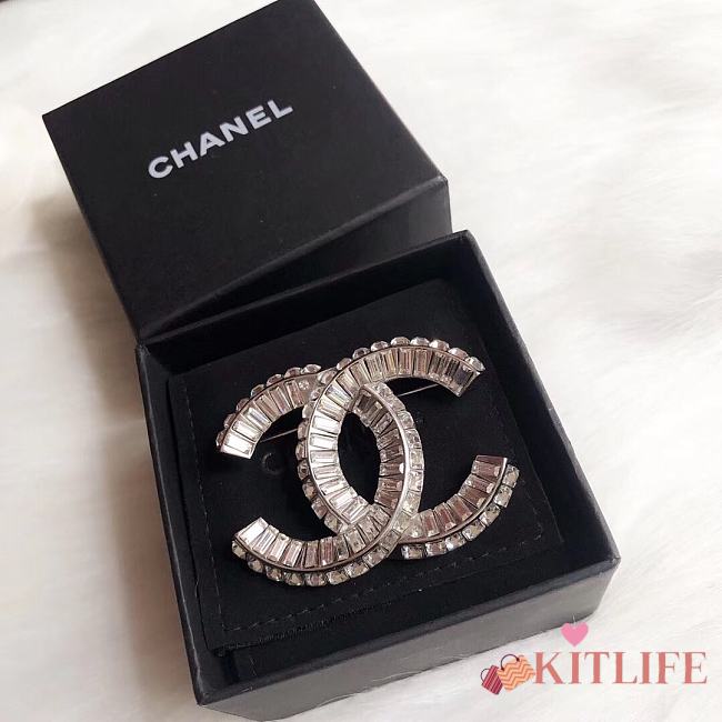 Kitlife Chanel Square Diamond Double C Brooch  - 1