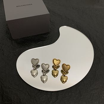 Kitlife Balenciaga Heart Earrings