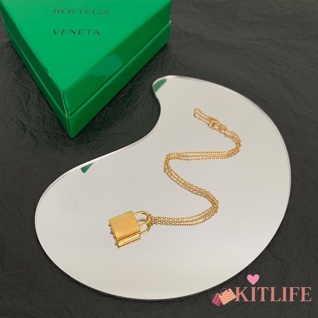 Kitlife Bottega Veneta Gold Metallic Lock Necklace - 1