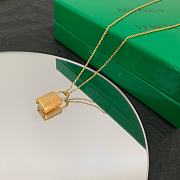 Kitlife Bottega Veneta Gold Metallic Lock Necklace - 6
