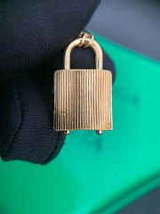 Kitlife Bottega Veneta Gold Metallic Lock Necklace - 3