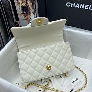 Kitlife Chanel Classic White Embossed Calfskin Hand-held Wrists  – 20x14x7 cm - 2