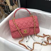 Kitlife Chanel Classic Pink Embossed Calfskin Hand-held Wrists  – 20x14x7 cm - 1