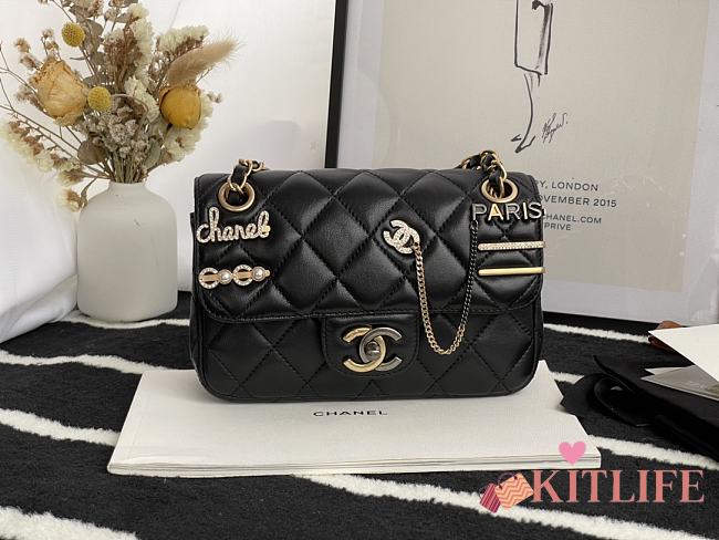 Kitlife Chanel Classic Letters and Bagde Sheepskin Black – 23cm - 1