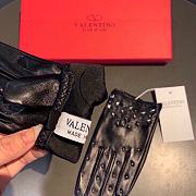 Kitlife Valentino Gloves Garavani Rockstub Sheepskin Leather 01 - 3