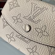 Kitlife Louis Vuitton Beige Iris Mahina Compact Wallet - M64050 - 9.8 x 7.8 x 1.0 cm - 2