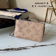 Kitlife Louis Vuitton Key Pouch Mahina Leather Beige - M69508 - 13.8X9X1.5cm - 1