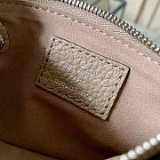 Kitlife Louis Vuitton Key Pouch Mahina Leather Beige - M69508 - 13.8X9X1.5cm - 2
