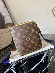 Kitlife Louis Vuitton CHRISTOPHER WEARABLE WALLET Fluorescent Yellow - M80793 -15 x 17 x 8 cm  - 3