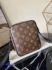 Kitlife Louis Vuitton CHRISTOPHER WEARABLE WALLET Black - M80793 -15 x 17 x 8 cm  - 2