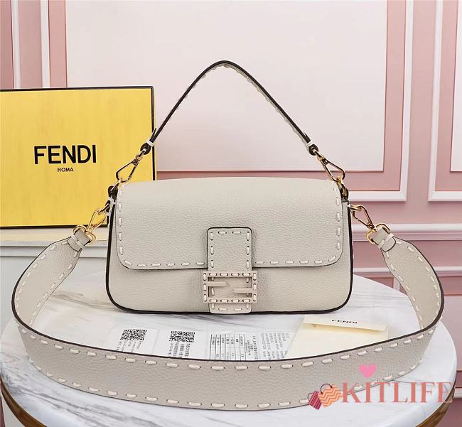 Kitlife Fendi BAGUETTE White full grain leather bag ­- 8BR600 - 28x6x13cm - 1