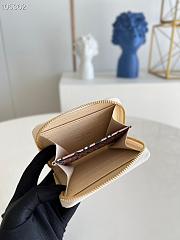 Kitlife Louis Vuitton Zippy Coin Purse White Leopard Print - M80755 - 11 x 8.5 x 2 cm - 2