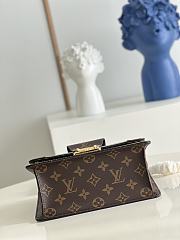 Kitlife Louis Vuitton Wynwood Monogram Vernis Leather in Gray - M90516 -  21.0 x 14.0 x 9.0 cm - 6