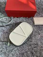 Ktilife Valentino Garavani VLOGO Leather Camera Bag White – 25x15.5x6cm - 5
