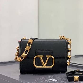 Kitlife Valentino STUD SIGN GRAINY CALFSKIN SHOULDER BAG Black - 20 x 15 x 7 cm