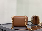 Kitlife Valentino STUD SIGN GRAINY CALFSKIN SHOULDER BAG Brown - 20 x 15 x 7 cm - 2