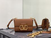 Kitlife Valentino STUD SIGN GRAINY CALFSKIN SHOULDER BAG Brown - 20 x 15 x 7 cm - 4