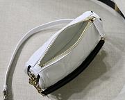 Kitlife Dior Small Vibe Hobo Bag White - M7200O - 20 x 15 x 7 cm  - 4