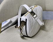 Kitlife Dior Small Vibe Hobo Bag White - M7200O - 20 x 15 x 7 cm  - 3