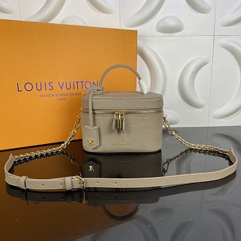 Kitlife Louis Vuitton Vanity PM Monogram Beige - M45598 - 19 x 13 x 11 cm