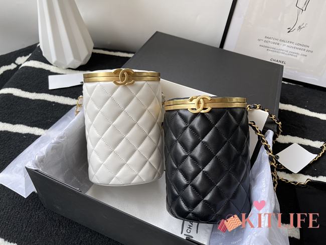 Kitlife Chanel Classic Bucket Bag Black and White - 1