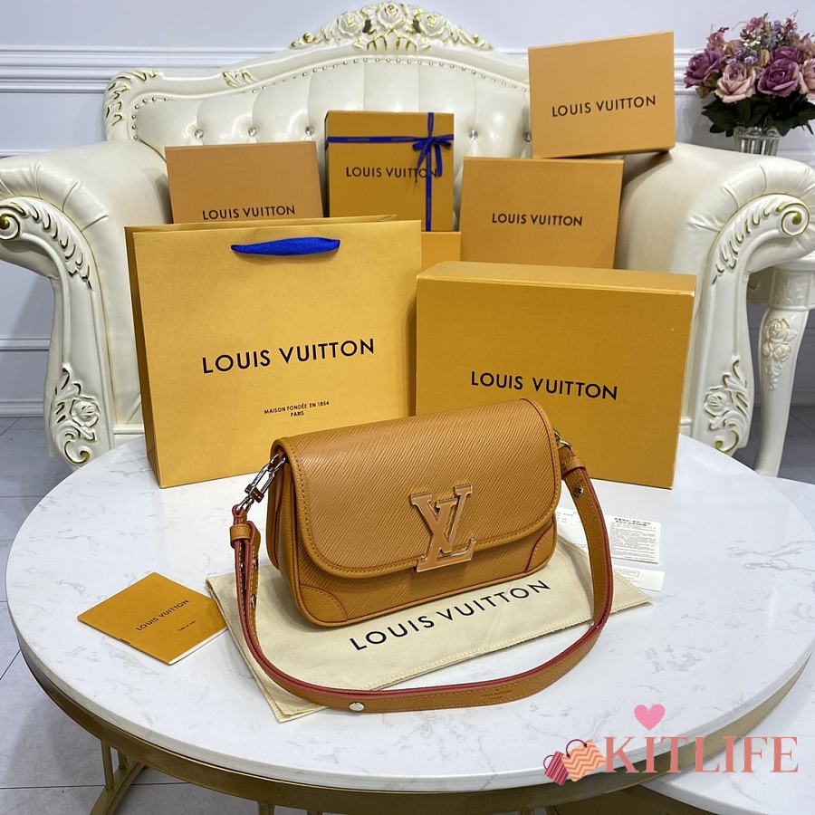 Buci leather handbag Louis Vuitton Gold in Leather - 33315904