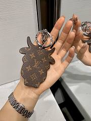 Kitlife Louis Vuitton M80218 Portocre Lv Ox Cow Motif Monogram Razor Mink Bag Charm and  - 2