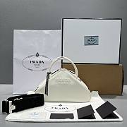 Kitlife Prada White Leather Triangle bag - 1BB082 - 26x15x12cm - 1