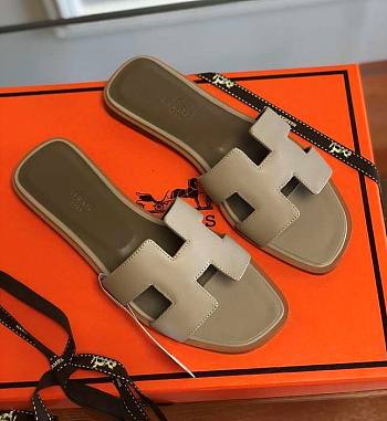 Hermes Oran Sandal Beige