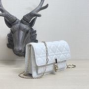 Kitkife Lady Dior Chain Pouch White Cannage Lambskin - S0937O - 19.5 x 12.5 x 5 cm - 4