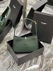 Kitlife YSL LE 5 A 7 HOBO IN GREEN CROCODILE-EMBOSSED SHINY LEATHER - 25X14X6cm - 5