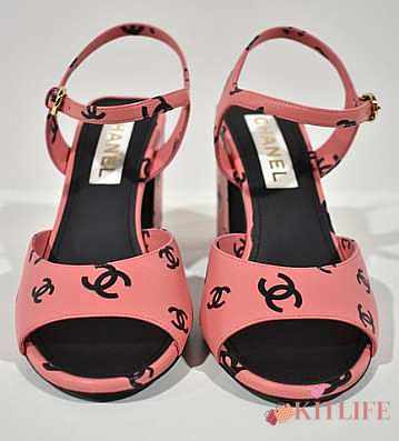 Kitlife Chanel 22s Printed Lambskin Cc Logo Ankle Strap Block Pink Heel Sandal - 1