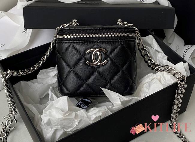 Kitlife Chanel Black Vanity Case With Mirror and Shiny Lambskin - 12cm - 1