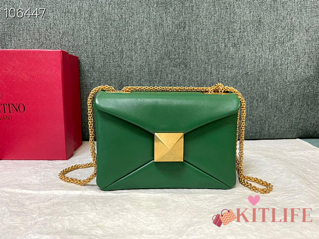 Kitlife Valentino ONE STUD NAPPA BAG WITH CHAIN Green Gold Hardware - 19x14x11cm - 1