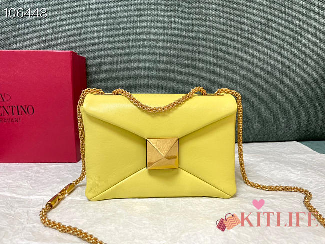 Kitlife Valentino ONE STUD NAPPA BAG WITH CHAIN Yellow Gold Hardware - 19x14x11cm - 1