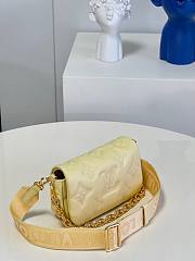 Kitlife Louis Vuitton Wallet on Strap Banana Bubblegram - M81398 - 20x12x6cm - 6
