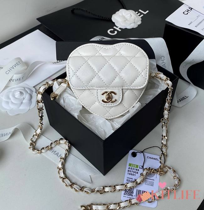 Kitlife Chanel Heart Clutch with Chain In White - AP2784 - 12 × 13 × 5.5 cm - 1