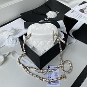 Kitlife Chanel Heart Clutch with Chain In White - AP2784 - 12 × 13 × 5.5 cm - 4
