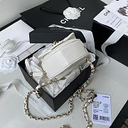 Kitlife Chanel Heart Clutch with Chain In White - AP2784 - 12 × 13 × 5.5 cm - 3
