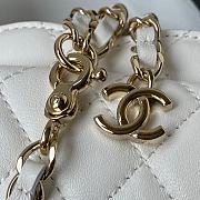 Kitlife Chanel Heart Clutch with Chain In White - AP2784 - 12 × 13 × 5.5 cm - 2