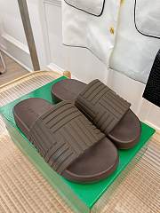Ktilife BOTTEGA VENETA Rubber Carpet Slides (5 colors) - 2